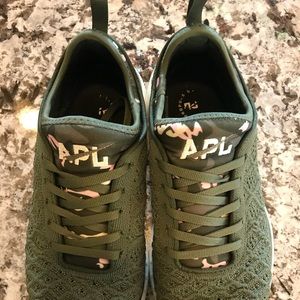 APL techloom phantom shoe